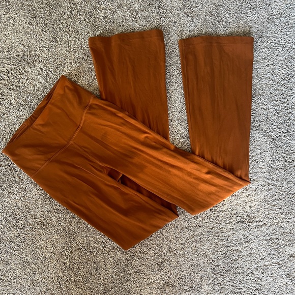 Lululemon Groove Super-High-Rise Flared Pant - Picture 5 of 8